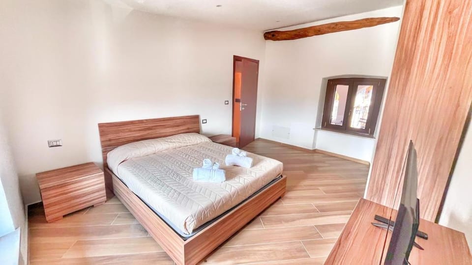 Bed, Photo of the whole room, Bedroom, towels, wardrobe