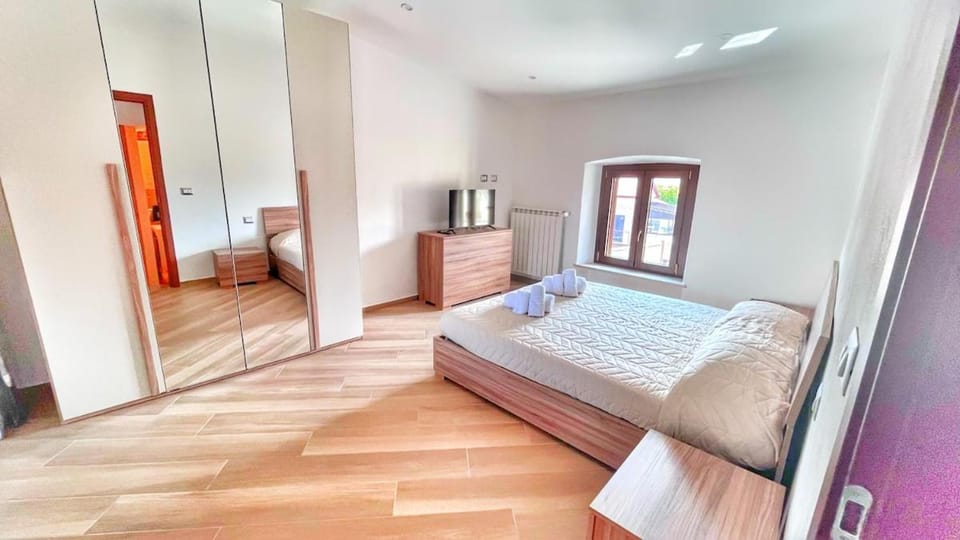 Bed, Photo of the whole room, Bedroom, wardrobe