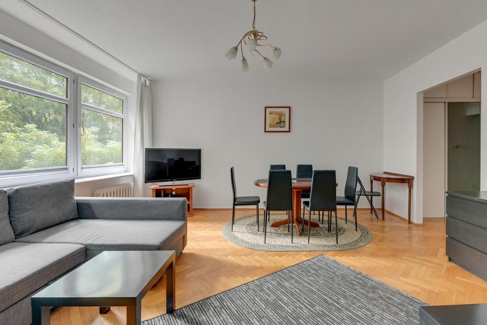 Communal lounge/ TV room, TV and multimedia, Living room, Seating area, Dining area