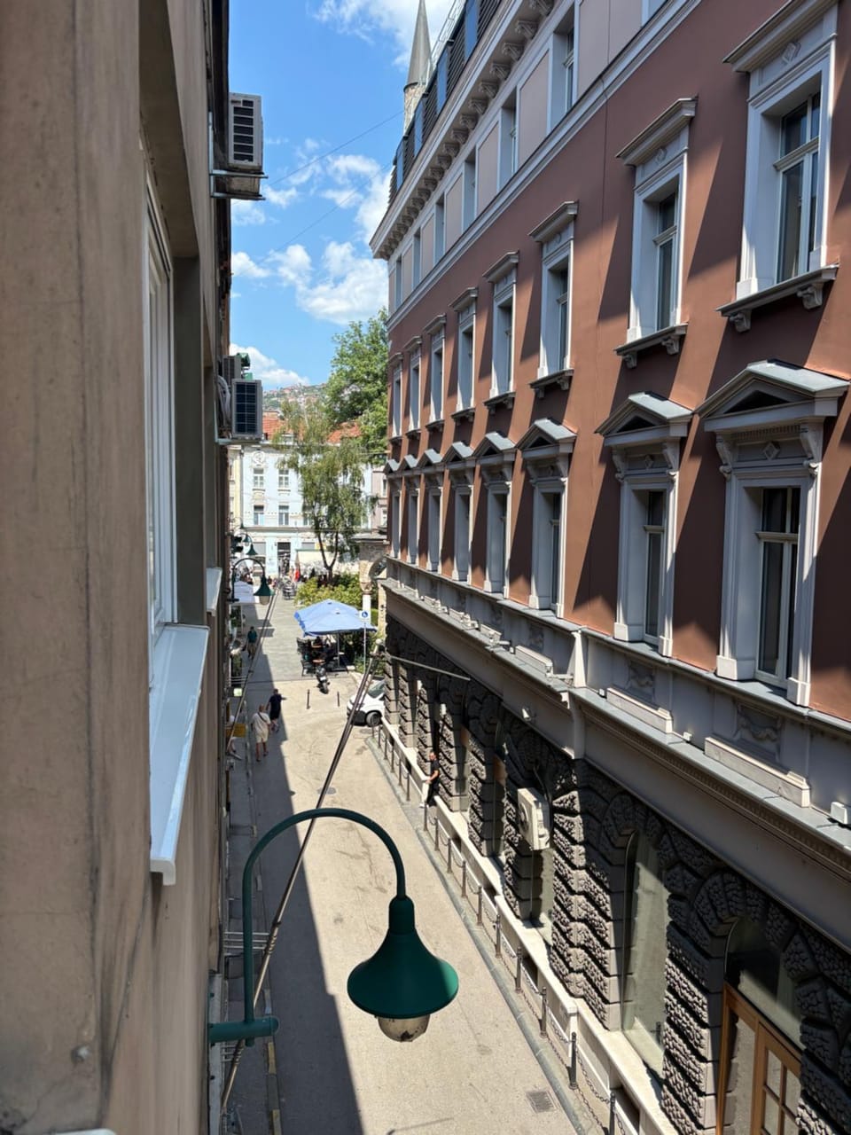 Property building, Day, Neighbourhood, City view, Street view
