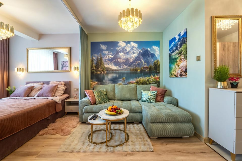 Bed, View (from property/room), Living room, Photo of the whole room, Seating area, Mountain view