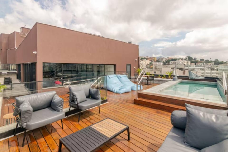 Design Studios Lapa - Santa Teresa - Pool & Gym Apartment in Santa Teresa