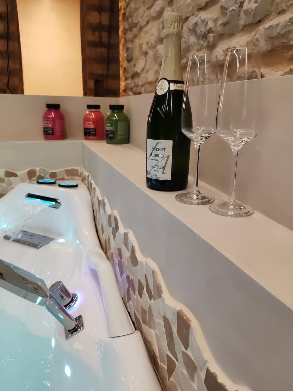 Suite romantique Passion et Velours avec balnéo Apartment in Grand Est
