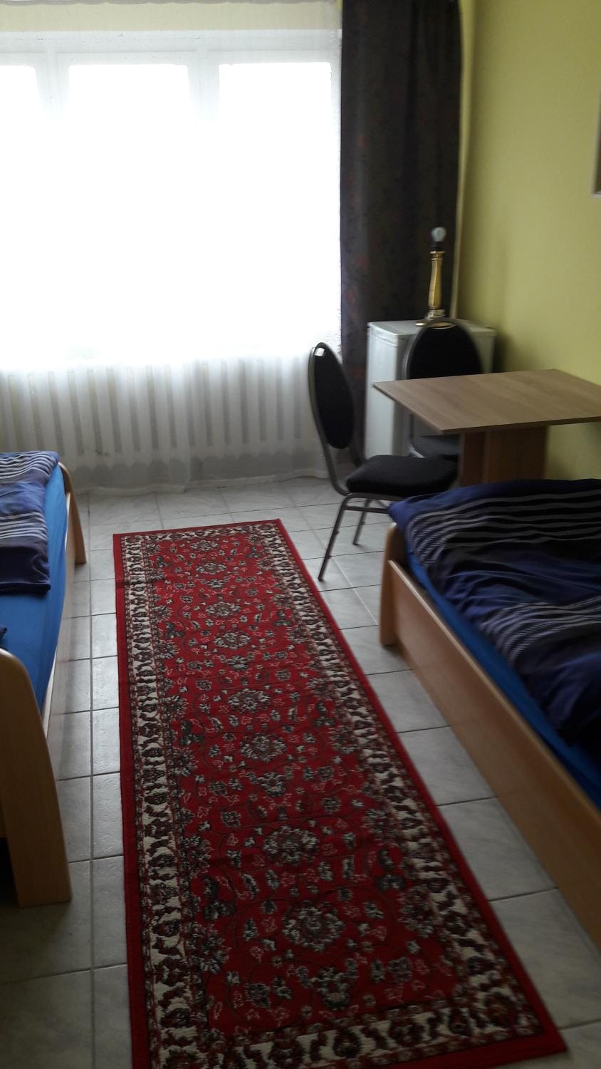 Hostel Zimmervermietung Minimum 7Tage Langzeitmiete Monat 590E Hostel in Saxony-Anhalt, Germany