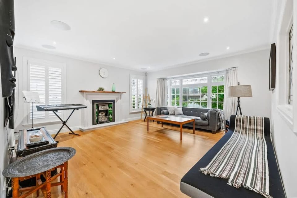Spacious Parnell Home Near Auckland Domain Zodiak House in Auckland
