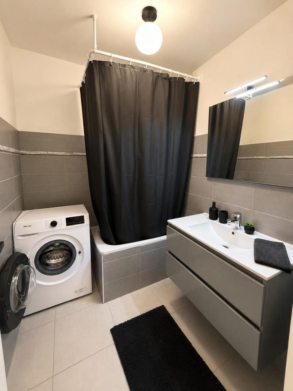 LorOtel - Frontiere - Aeroport Apartment in Saint-Louis