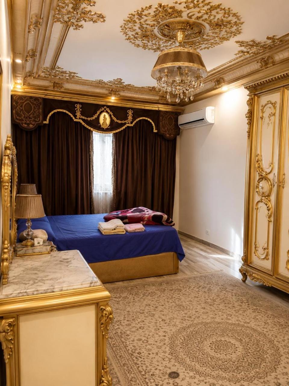 Ocean Crown Apartment in Alexandria