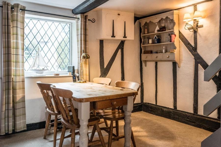 2BR Suffolk Cottage Darsham Village Stay Apartment in Suffolk Coastal District