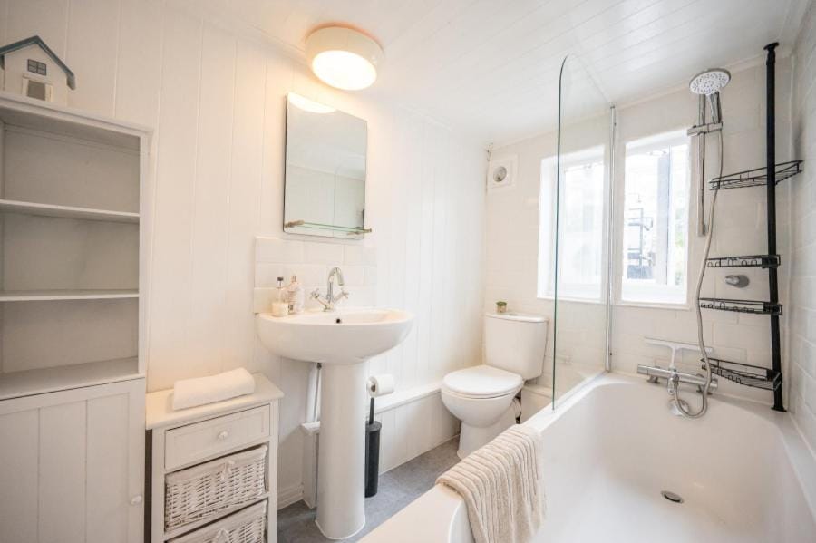 2BR Suffolk Cottage Darsham Village Stay Apartment in Suffolk Coastal District