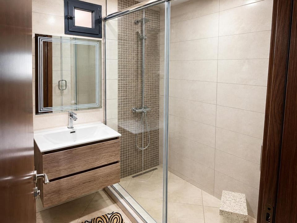 Luxueux appartement F3 à Senia 200 lgts Apartment in Oran