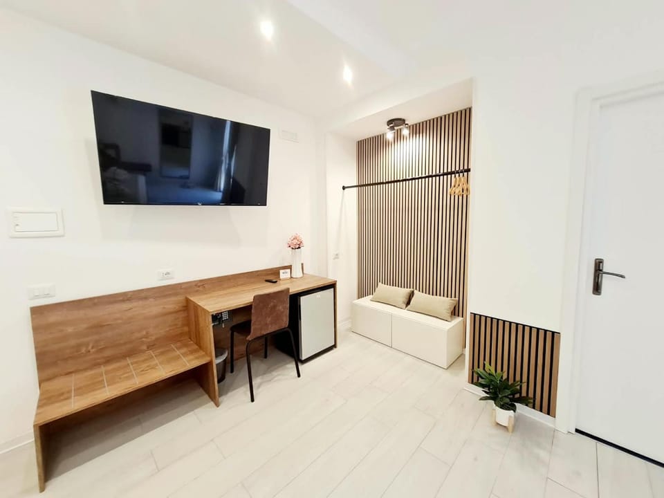 TV and multimedia, Decorative detail, Bedroom