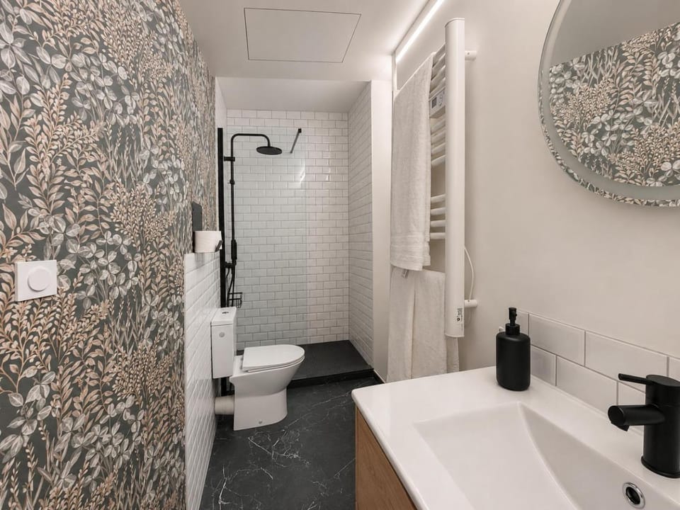 Shower, Toilet, Bathroom