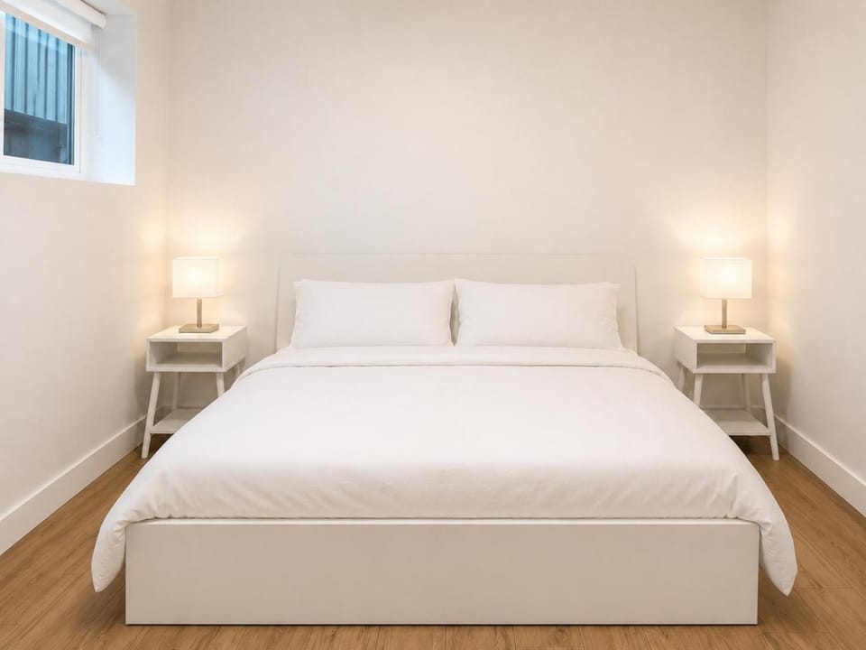 Modern 2BR Suite near Metrotown Apartment in Burnaby