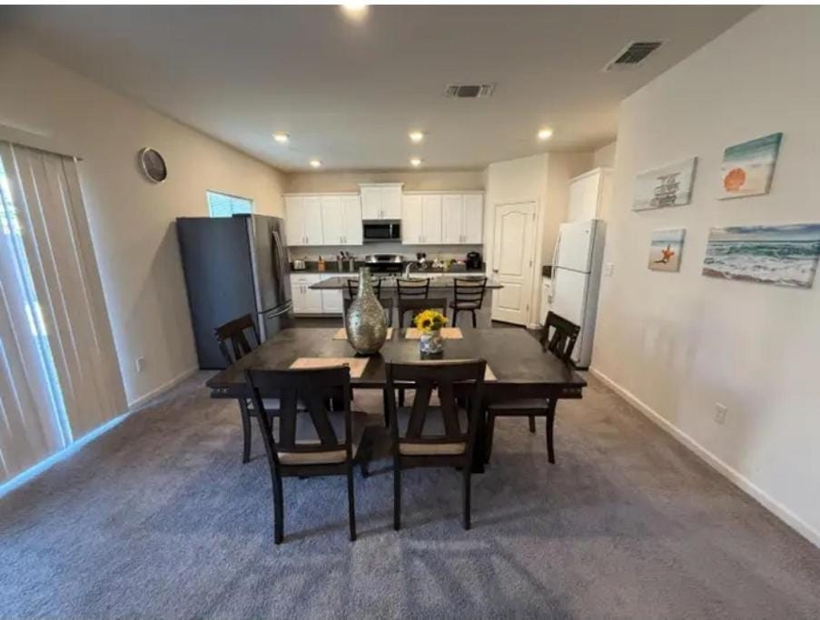 Charming bedroom with private bath Vacation rental in Merced