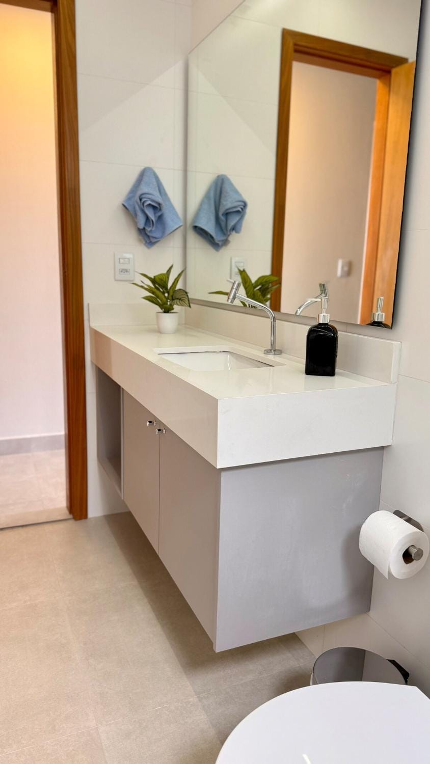 Bathroom, towels