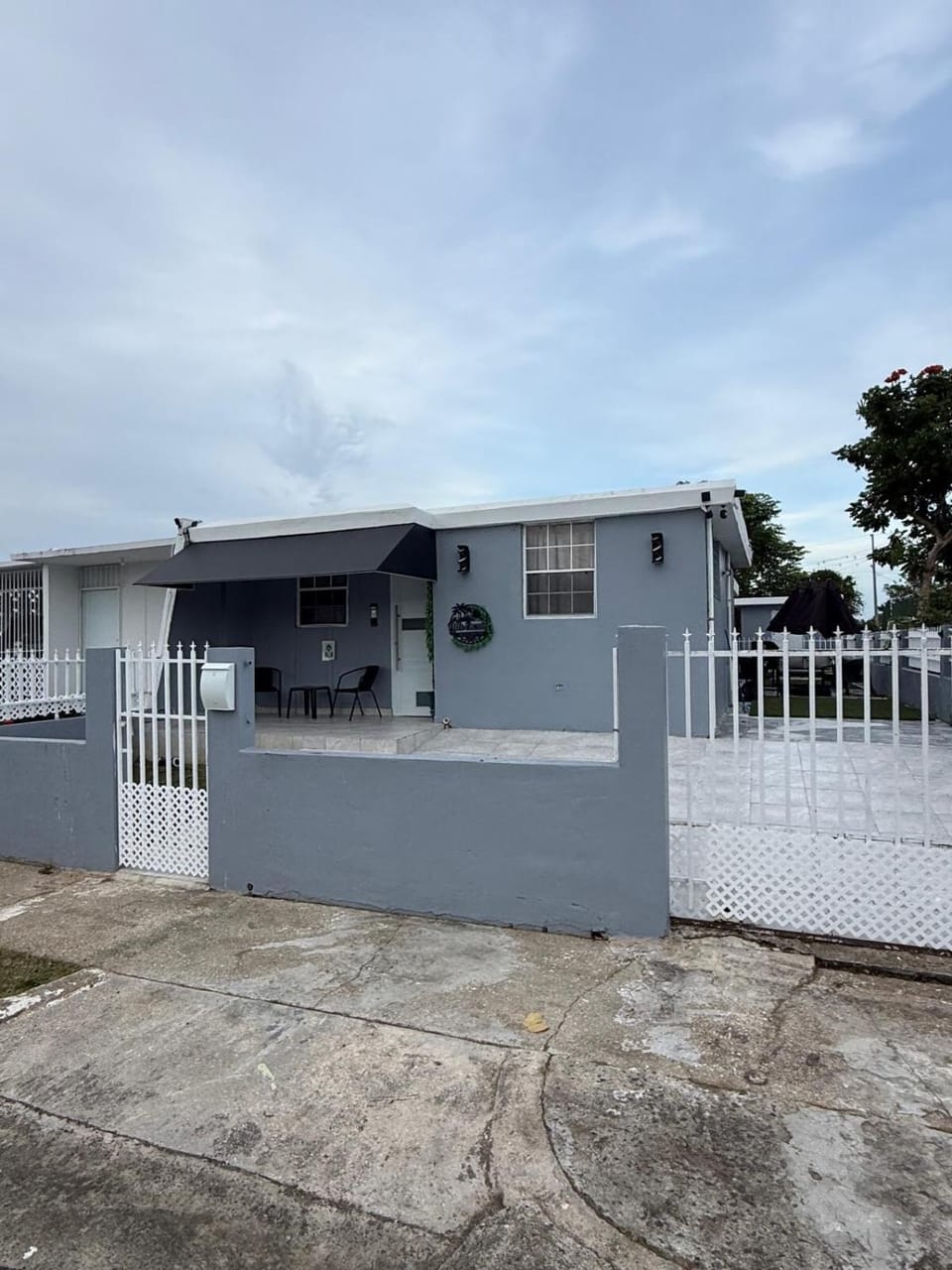 Modern & Cozy Home2 Mins to Airport and car rental House in Carolina