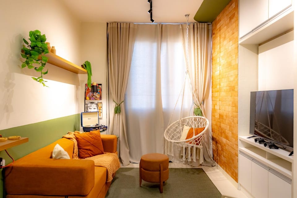 Communal lounge/ TV room, TV and multimedia, Living room, Seating area, Evening entertainment