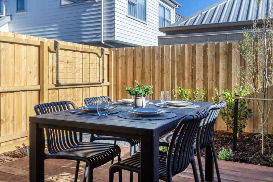 Patio, Garden, Dining area