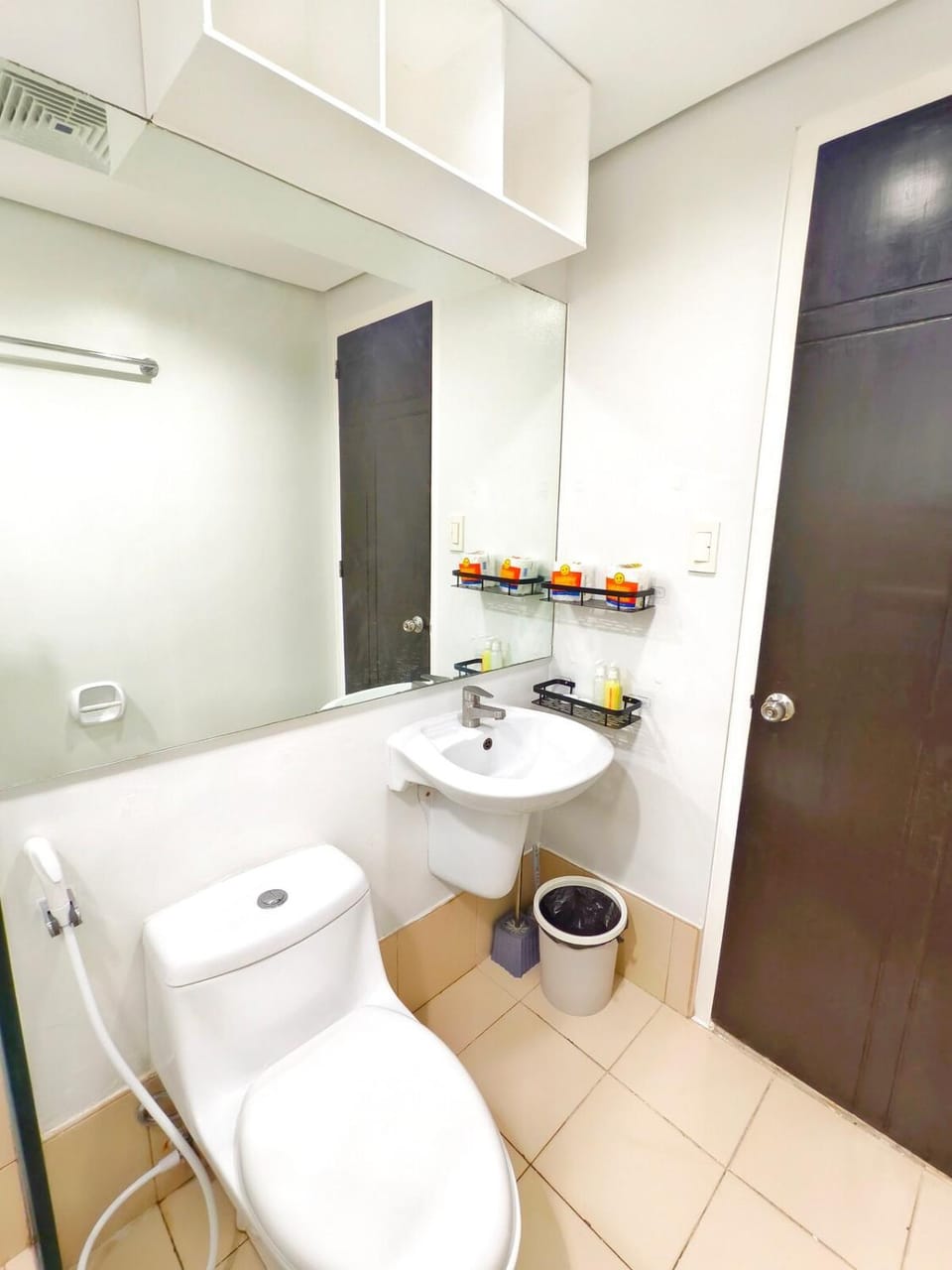 1202T2 Avida Towers Cebu IT Park 1BR Unit 470 Mbps Wi-Fi Apartment in Lapu-Lapu City