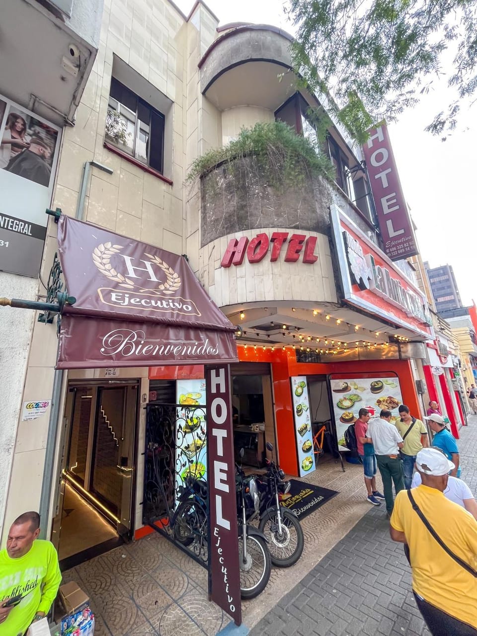 Property building, Street view, Location