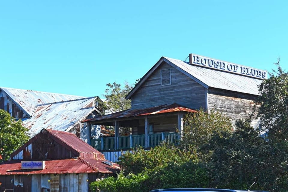 Coastal Beachfront Getaway 2 BR with Amazing View House in North Myrtle Beach