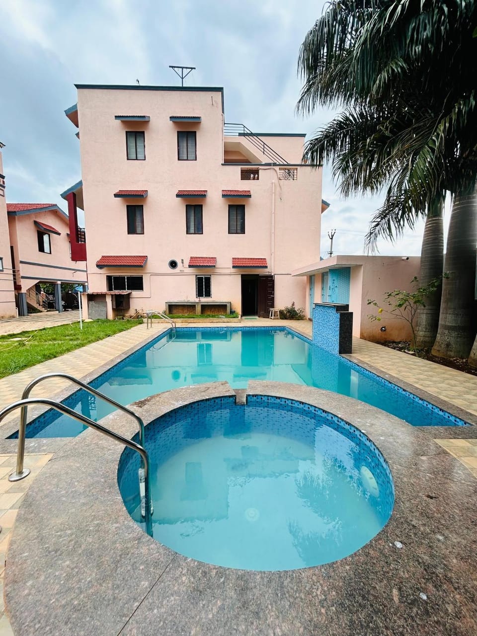 Breezevalley Residency Hotel in Tamil Nadu