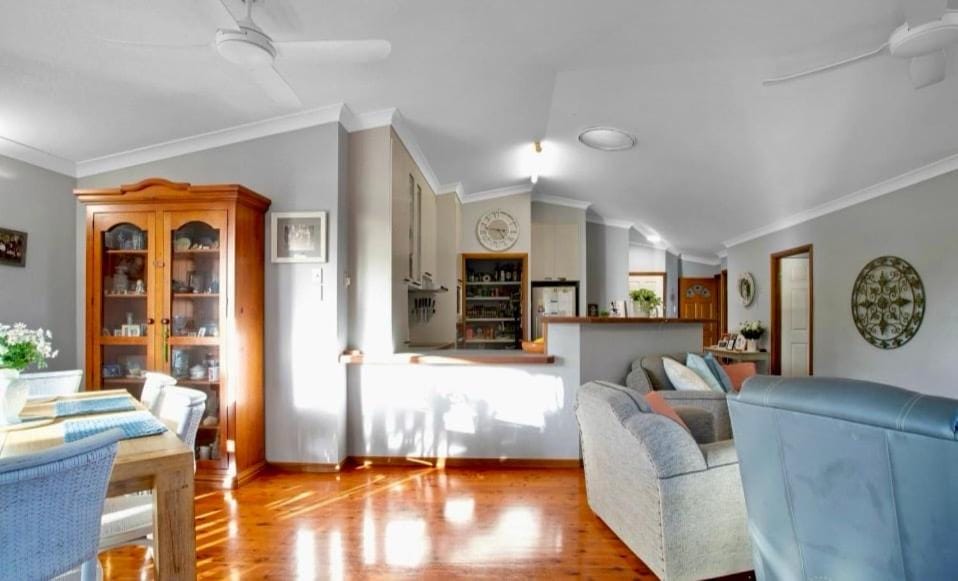 Summit House House in Mackay