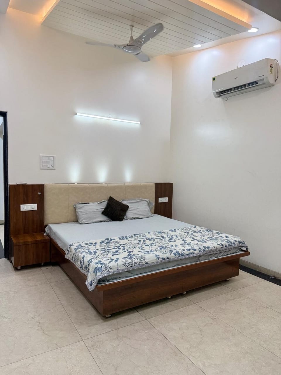 4BHK Villa Viman Nagar Near Phoenix Mall Apartment in Pune