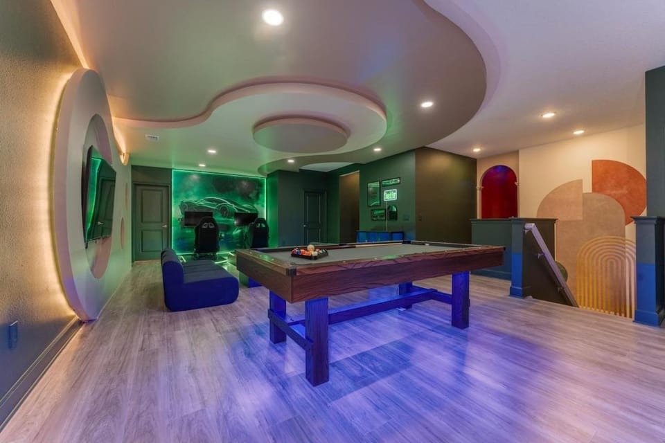 Billiard, Game Room