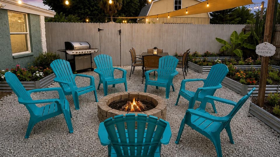 Patio, Day, BBQ facilities, Seating area