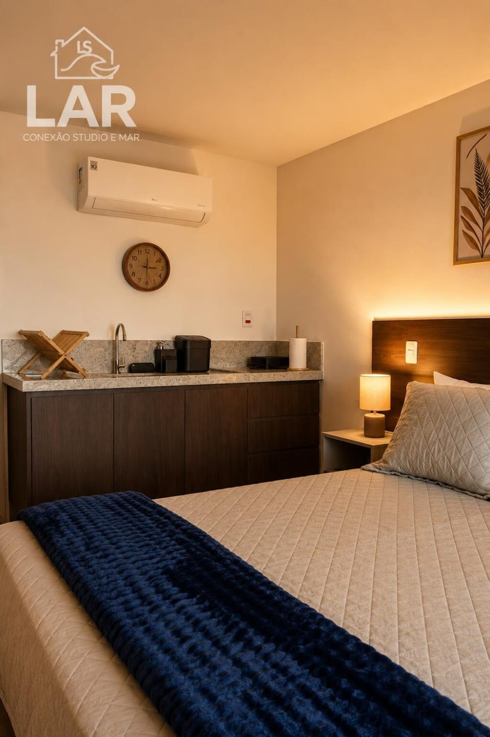 Bed, Kitchen or kitchenette