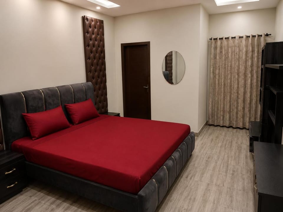 Royal Galaxy Guest House Hotel in Lahore