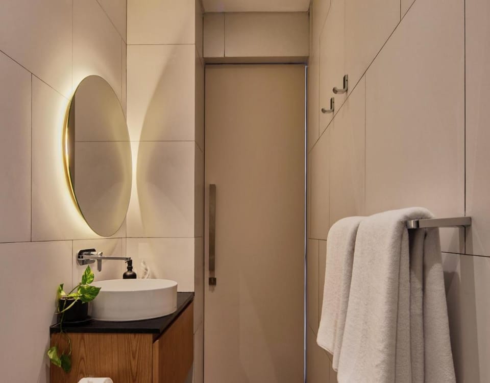 Bathroom, towels