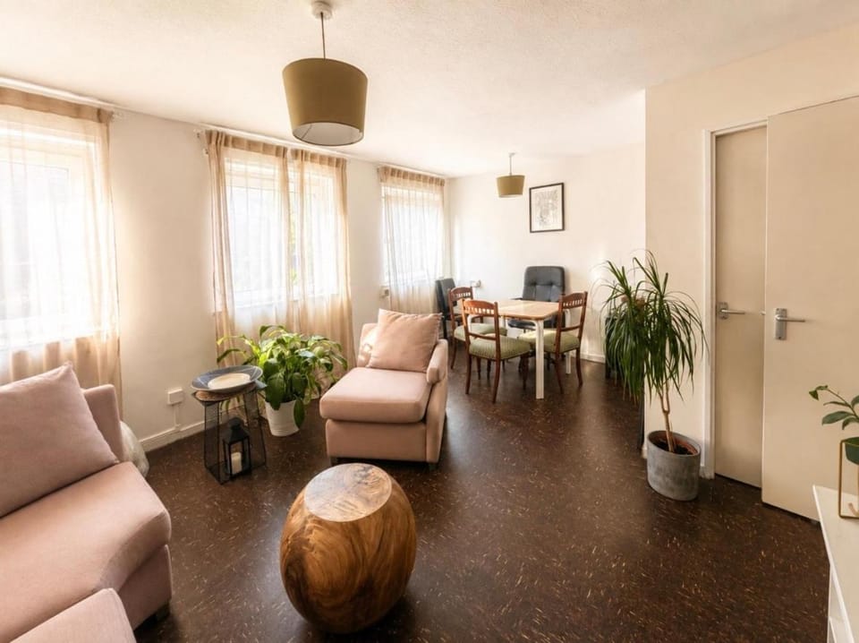 Stylish & Spacious 1BR flat- Central-Free Parking Apartment in London Borough of Southwark