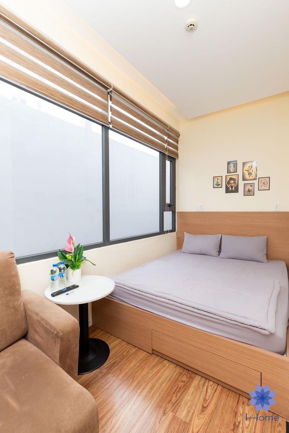 KINDNEST APARTMENT FOR RENT, NEAR AIRPORT, Elevator, Kitchen, Washing Dryer Apartment in Ho Chi Minh City