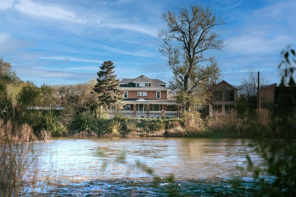 Property building, Facade/entrance, Spring, Day, Natural landscape, River view