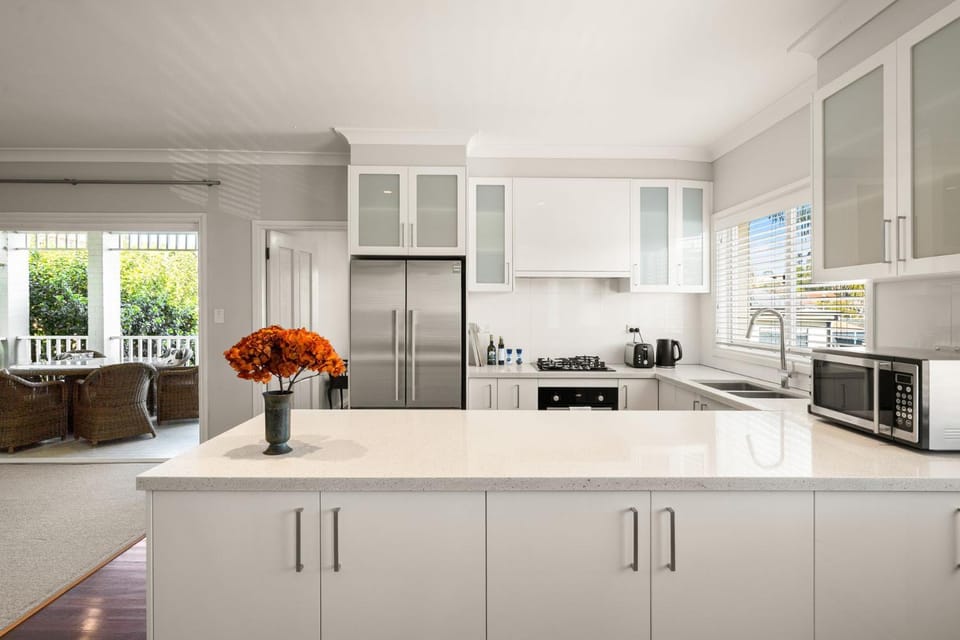 The Leafy Outlook Family Stay in Randwick House in Sydney