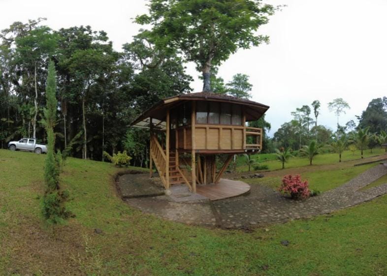 Property building, Natural landscape, Balcony/Terrace, Bedroom