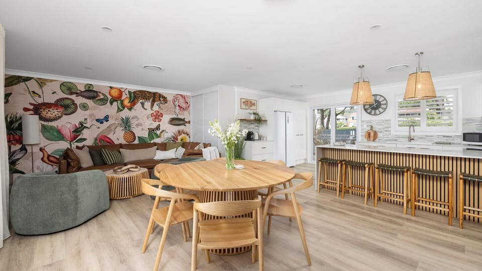 Sandy Toes – Three Lux Retreats with Heated Pool House in Nelson Bay