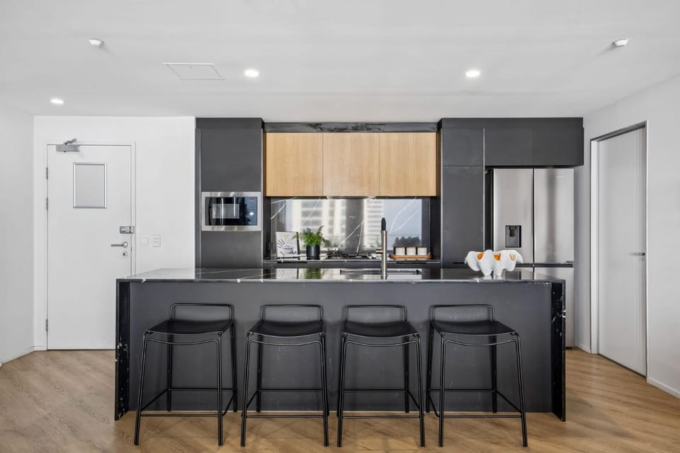 Circle on Cavill 4 Bedroom Stunning Sub Penthouse Apartment in Surfers Paradise
