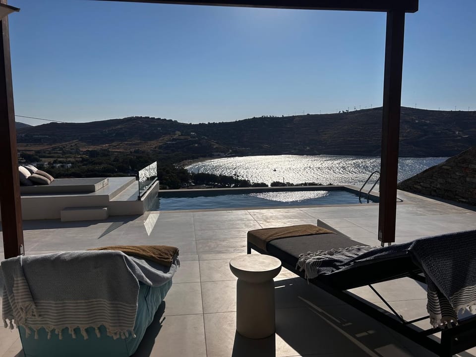 View (from property/room), Balcony/Terrace, sunbed