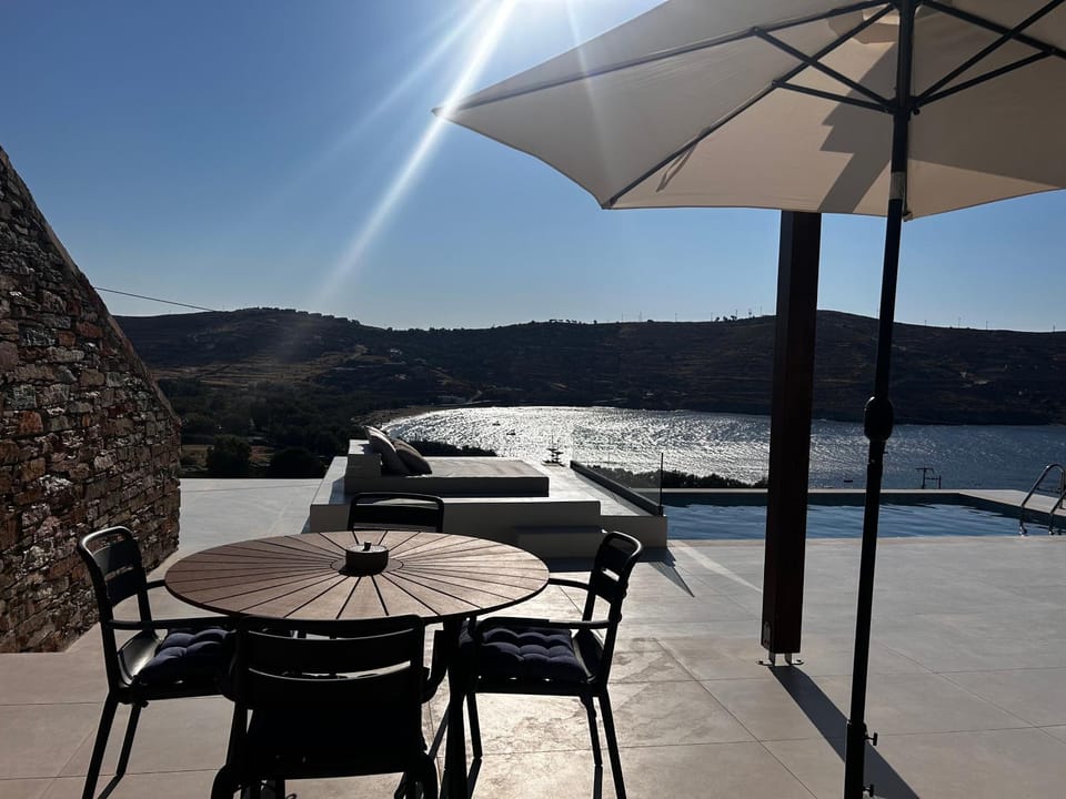 View (from property/room), Balcony/Terrace, Pool view, Swimming pool, sunbed