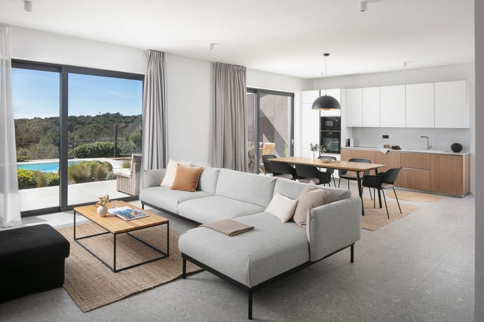 Kitchen or kitchenette, Living room
