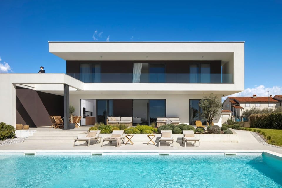 Property building, Swimming pool