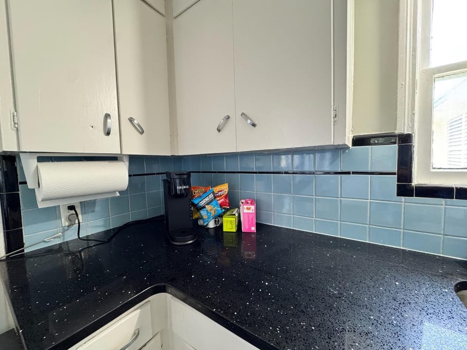 Coffee/tea facilities, Kitchen or kitchenette