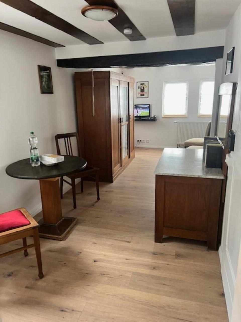 Seating area, Dining area