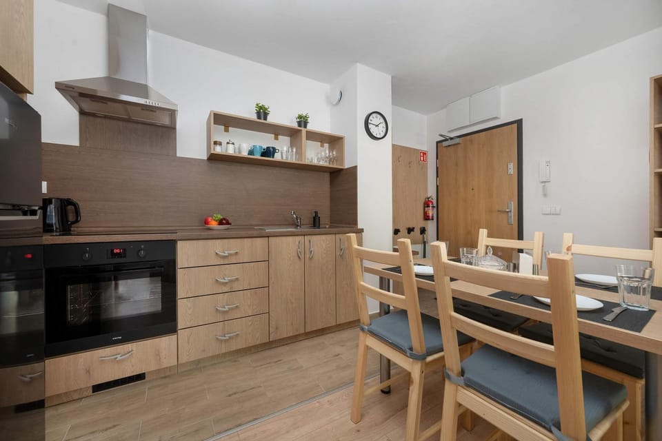Kitchen or kitchenette, oven, stove
