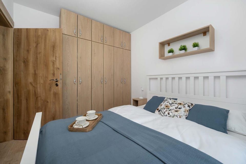Bed, Photo of the whole room, Bedroom, wardrobe