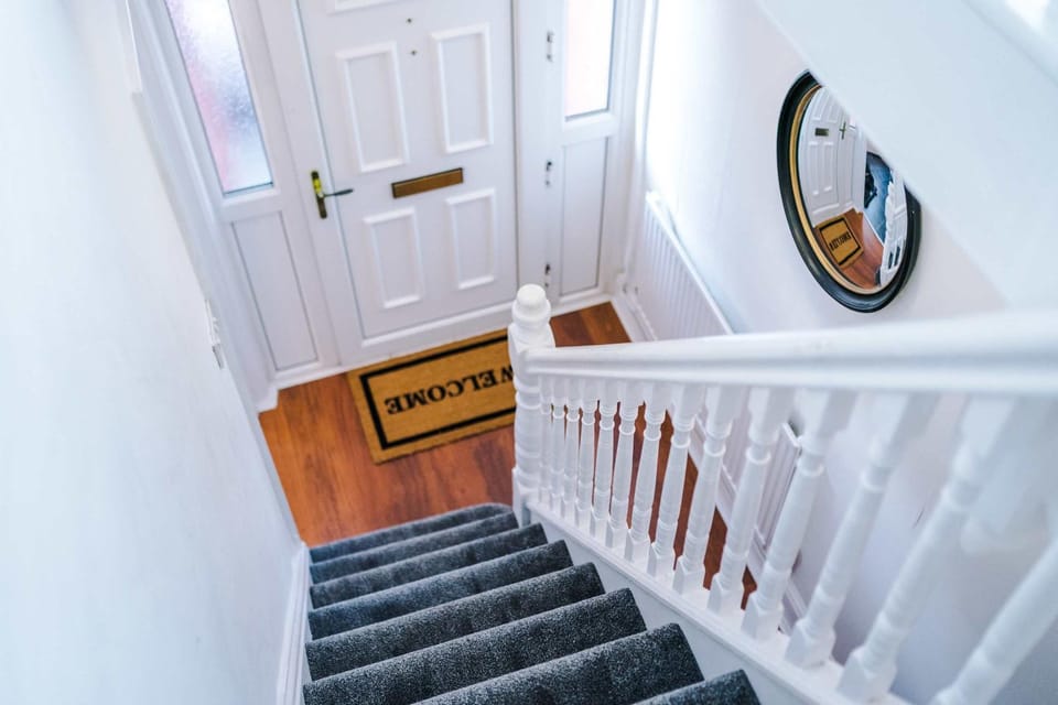 Modern 3BR House Sleeps 7 Near Chester Centre House in Chester