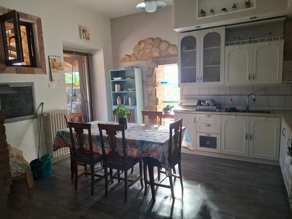 Kitchen or kitchenette, Dining area, kitchen, kitchen